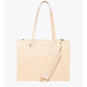 Beis site-“The Work Tote. It's the perfect on-the-go mobile office in a tote!“
